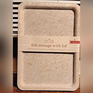 Felt Storage Box with Lid 10.06in L x 7.5in W x 4.5in H NEW
